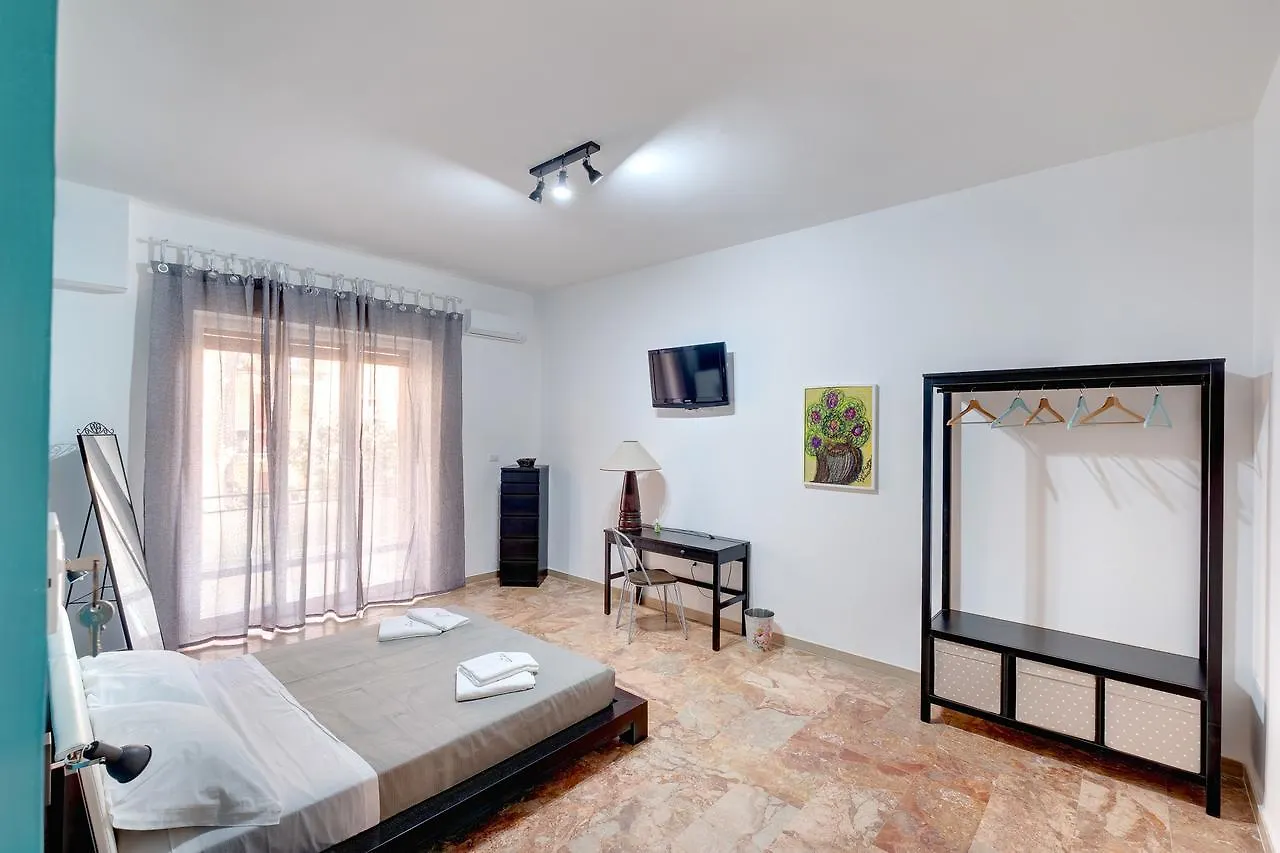 Couette-café Butterfly B&B Lecce Italie